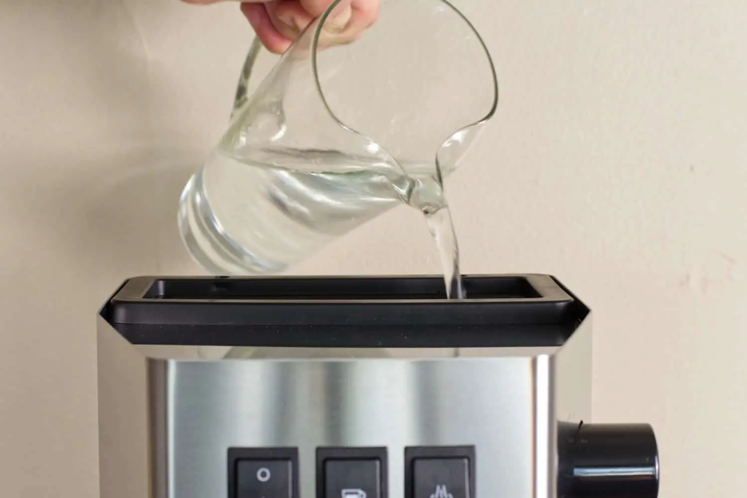 Voda za kafu i espresso aparat